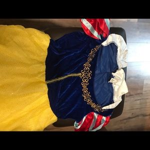 Snow White Halloween costume
